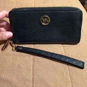 Michael Kors Black Leather Wristlet Wallet | Zip Around